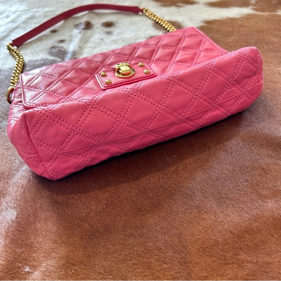 Marc Jacobs Classic Quilted Single Shoulder Bag - Picture 2 of 11